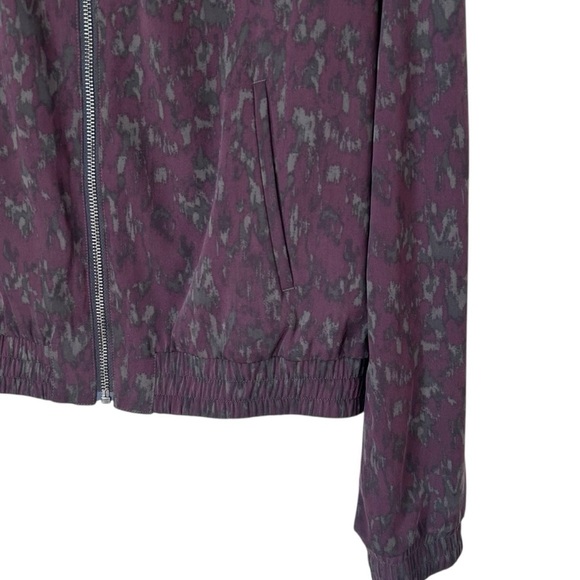 Kit and Ace Silk Nylon Reversible Bomber Jacket- size 8 - Picture 6 of 13